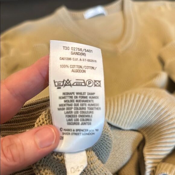 Mark&Spencer StMichael Men's Beige Sand V-Neck Sweater size medium - Picture 5 of 8